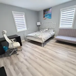Downtown Spacious , Ottawa Canada